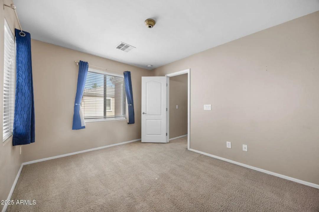 Real Estate Picture 24