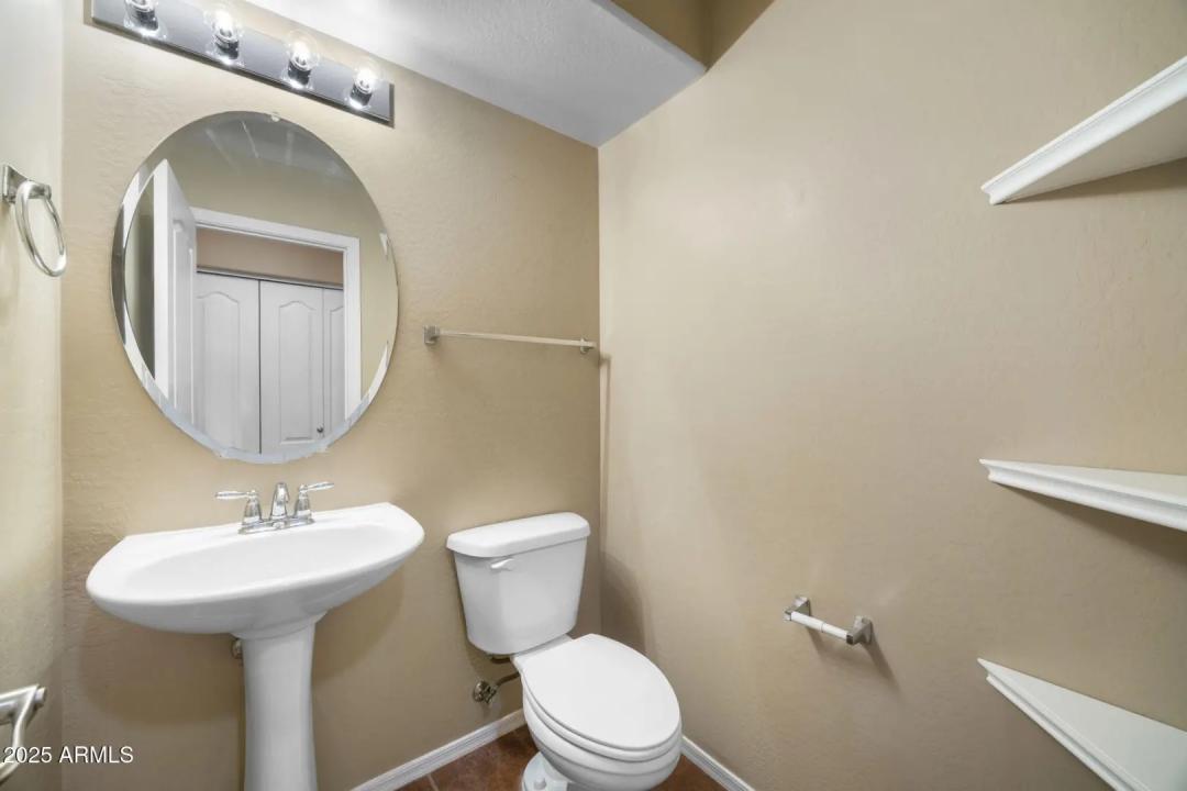 Real Estate Picture 25