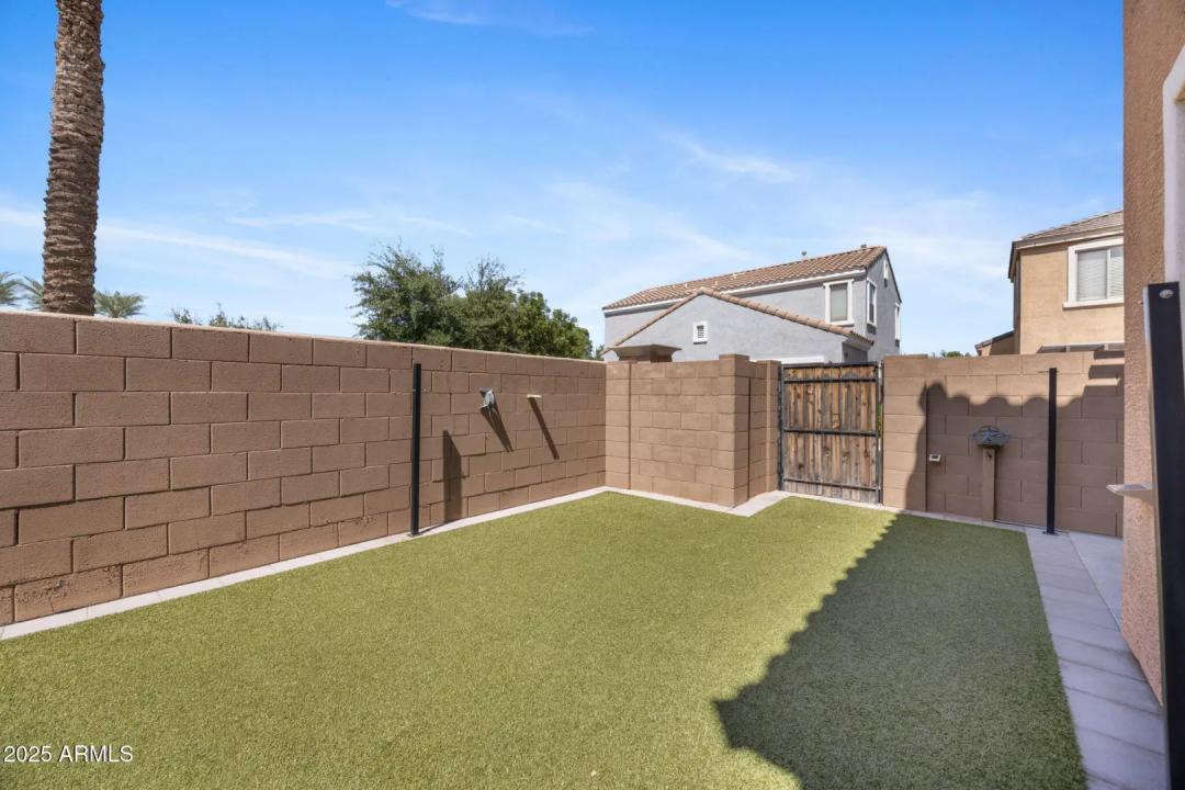 Real Estate Picture 28