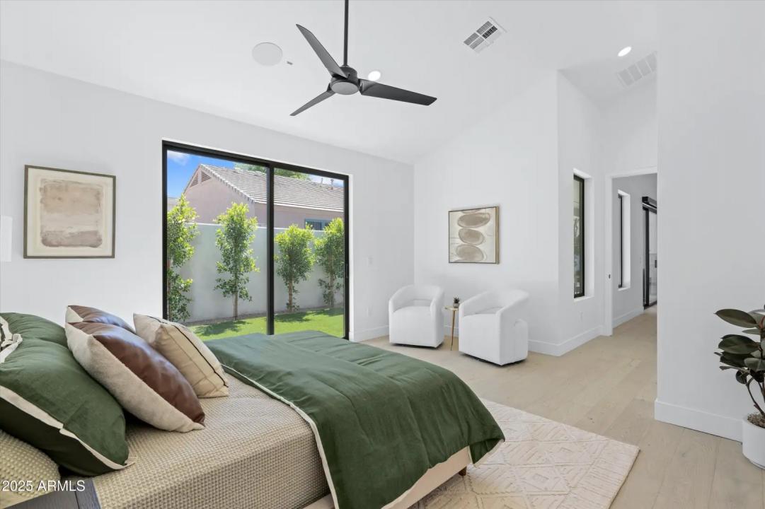Real Estate Picture 7