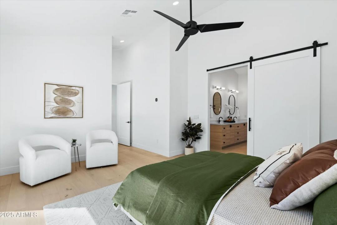 Real Estate Picture 8