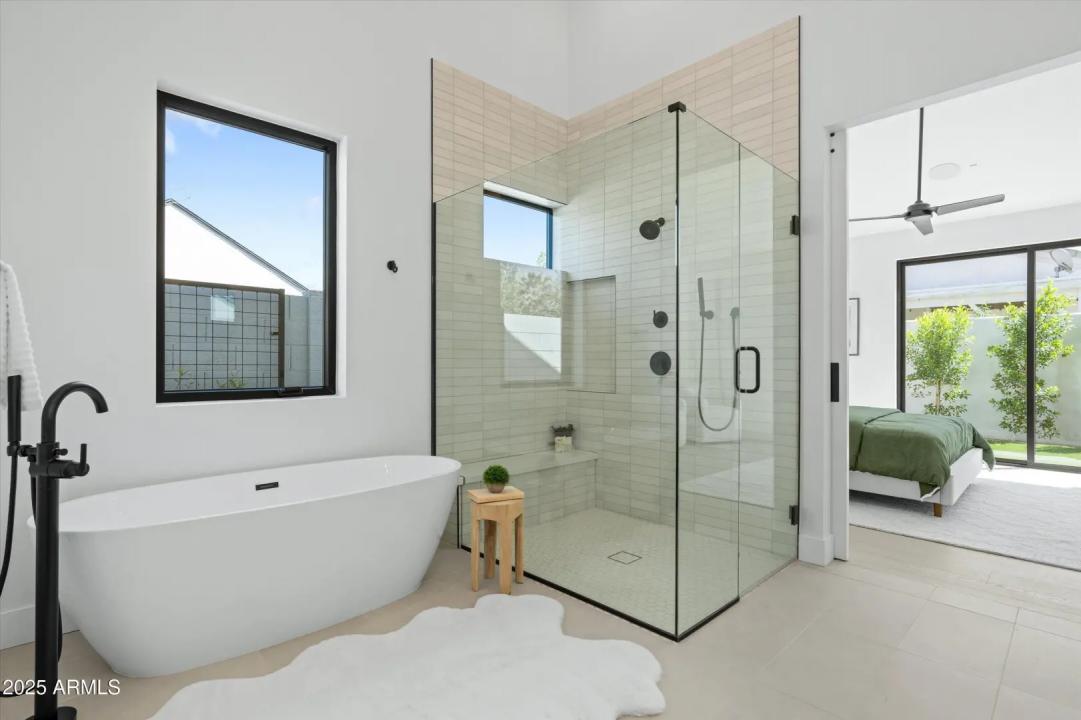 Real Estate Picture 11