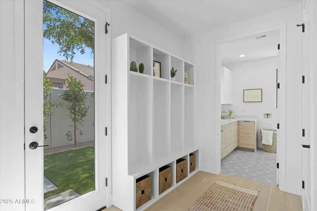 Real Estate Picture 13