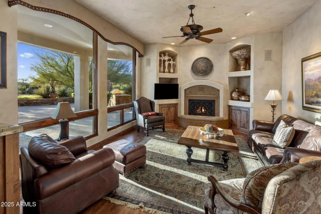 Real Estate Picture 14