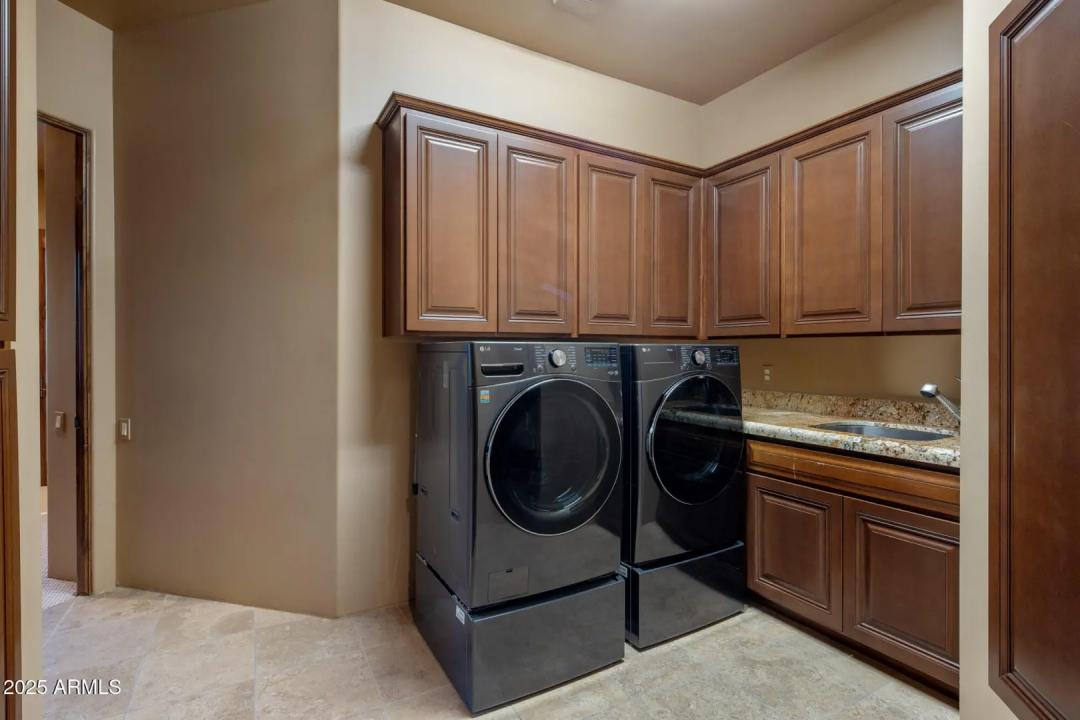 Real Estate Picture 33