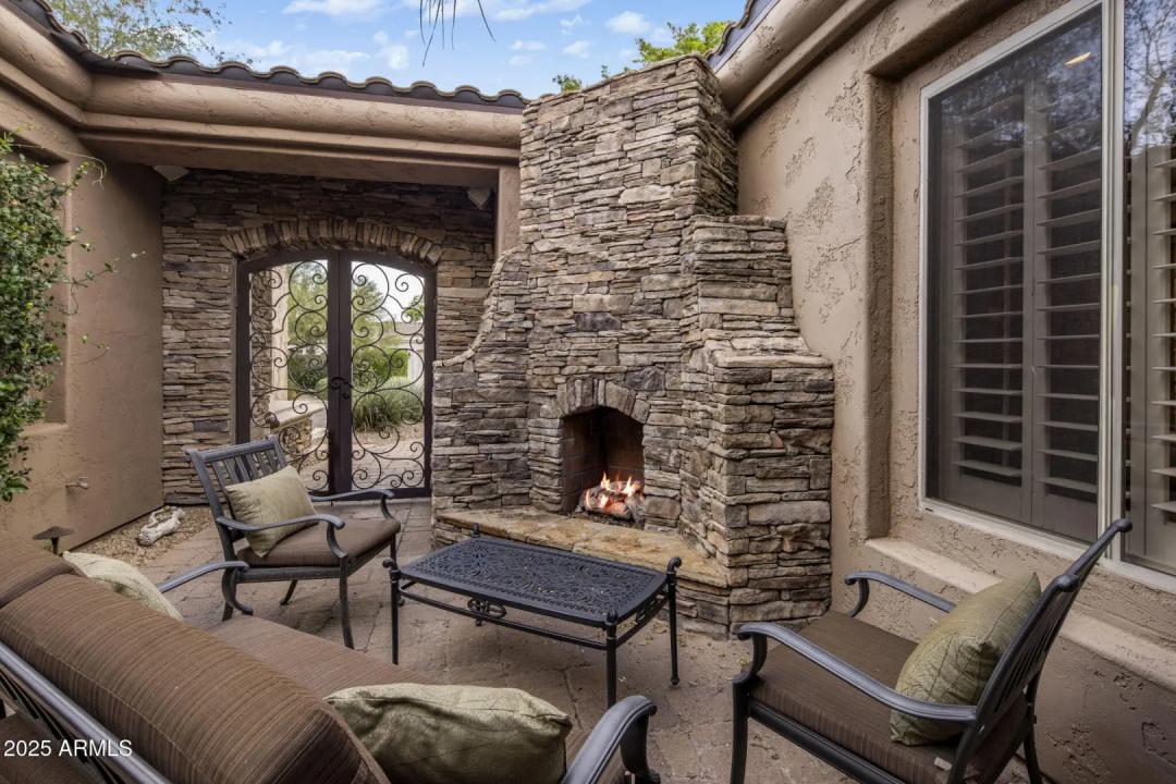 Real Estate Picture 4