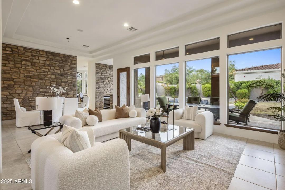Real Estate Picture 10