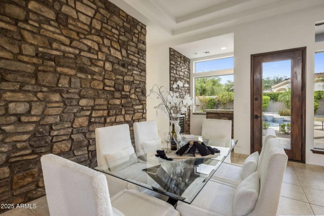 Real Estate Picture 11