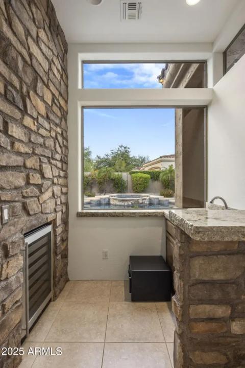 Real Estate Picture 13