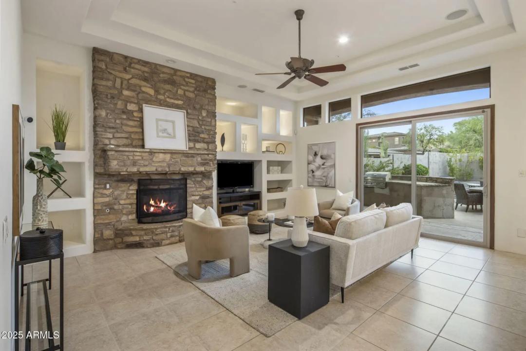 Real Estate Picture 23