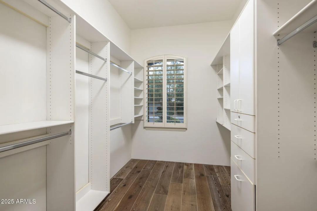 Real Estate Picture 32