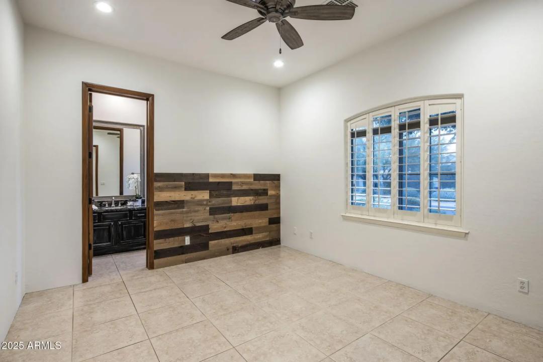 Real Estate Picture 36