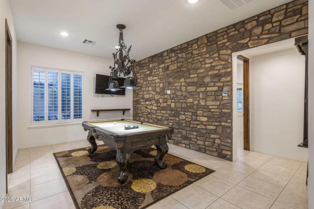 Real Estate Picture 38