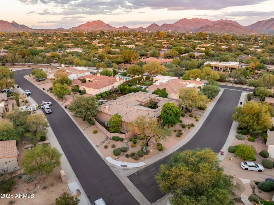 Real Estate Picture 3