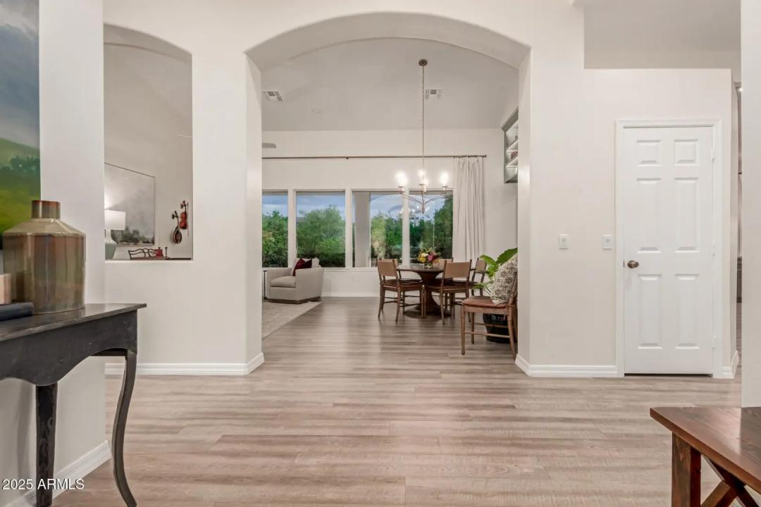 Real Estate Picture 6