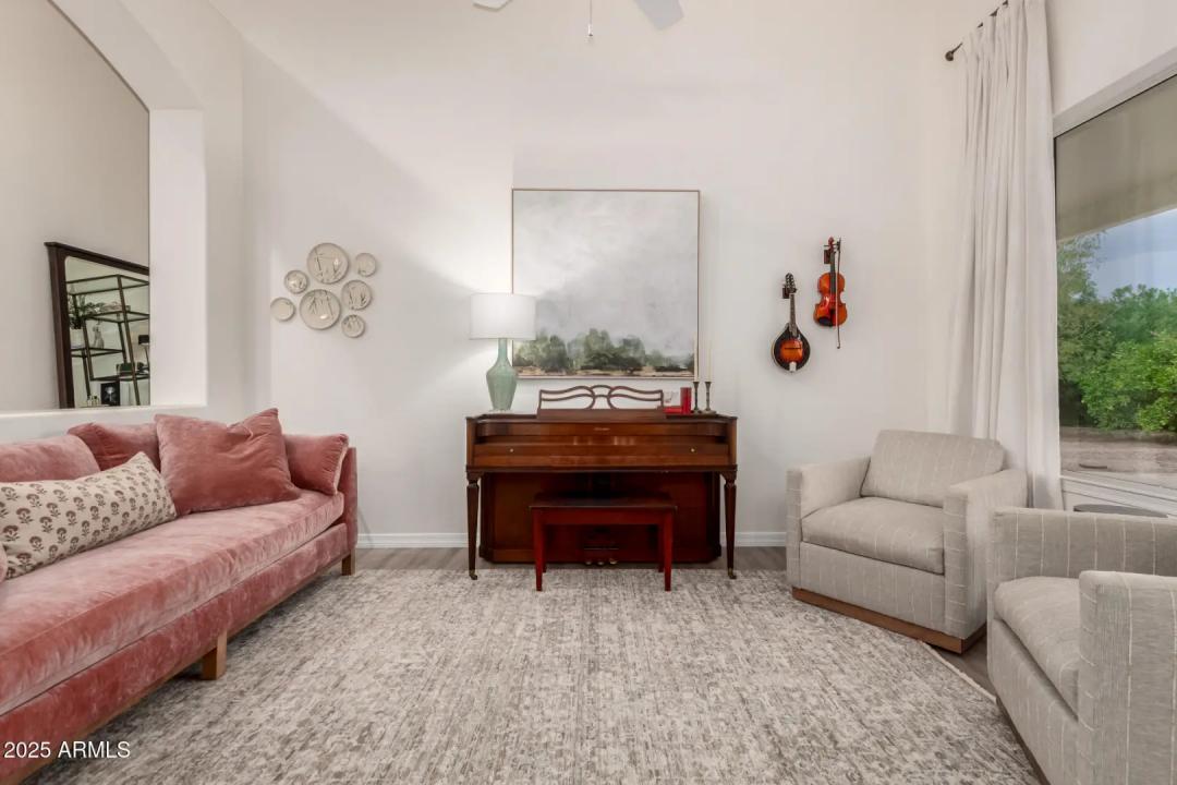 Real Estate Picture 7