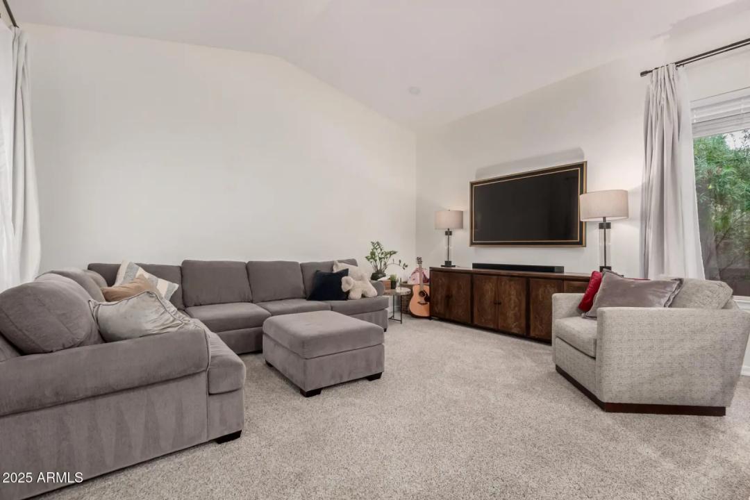 Real Estate Picture 8