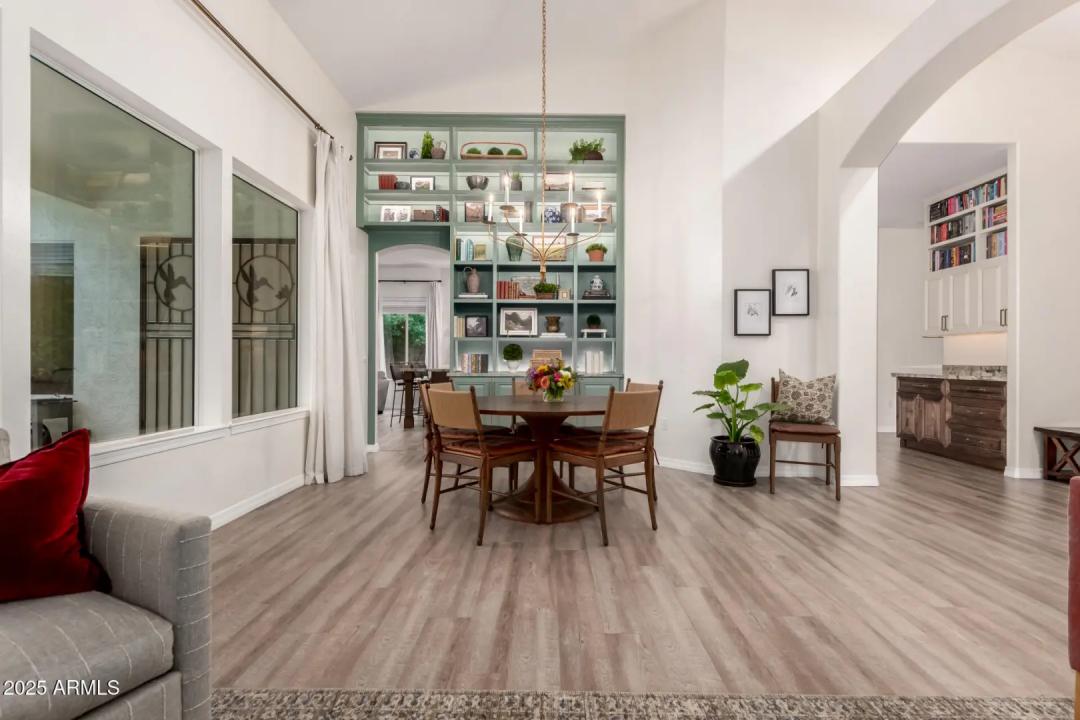 Real Estate Picture 10