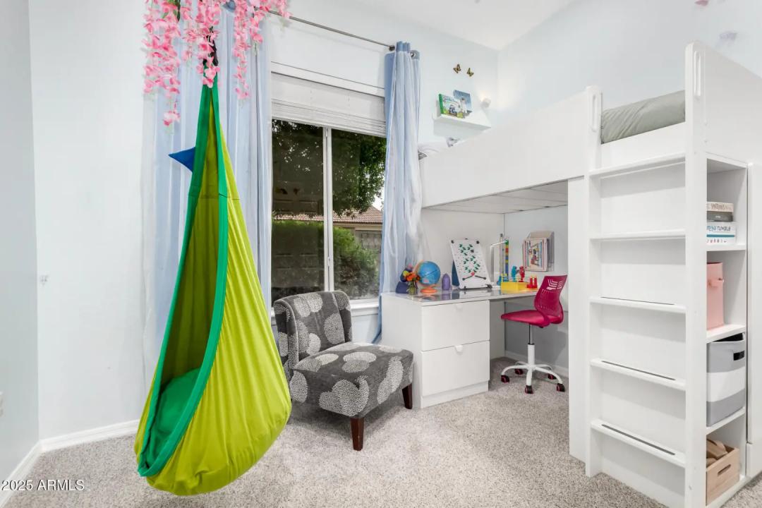 Real Estate Picture 24