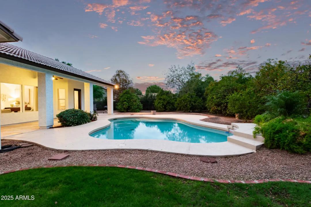 Real Estate Picture 32