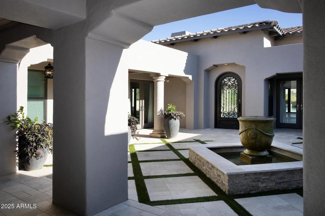 Real Estate Picture 5