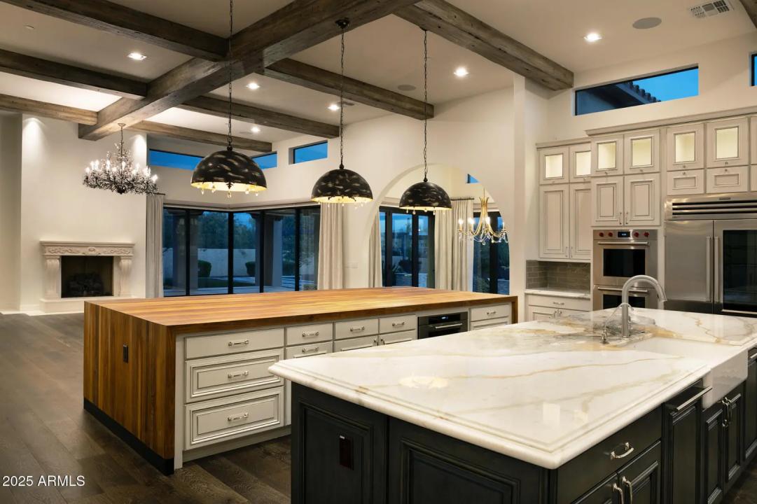 Real Estate Picture 11