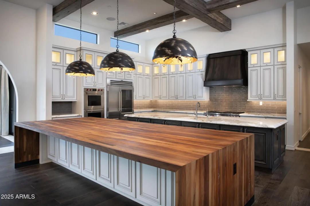Real Estate Picture 13