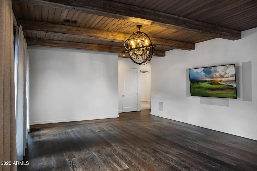 Real Estate Picture 18