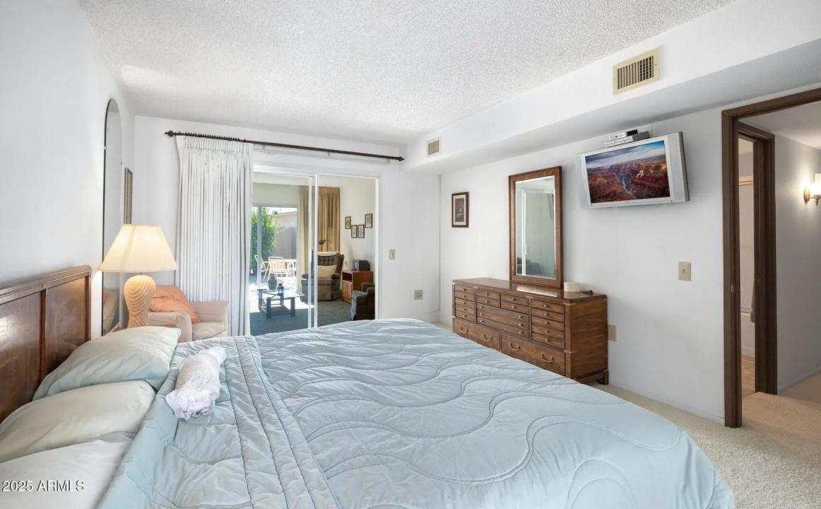 Real Estate Picture 12