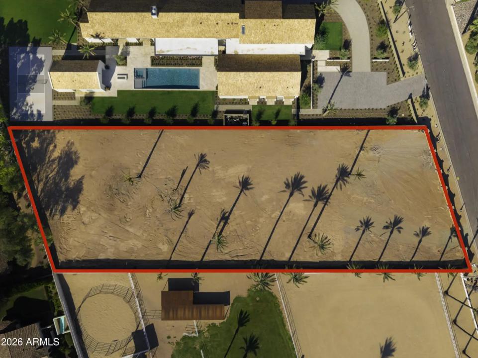 Real Estate Picture 4