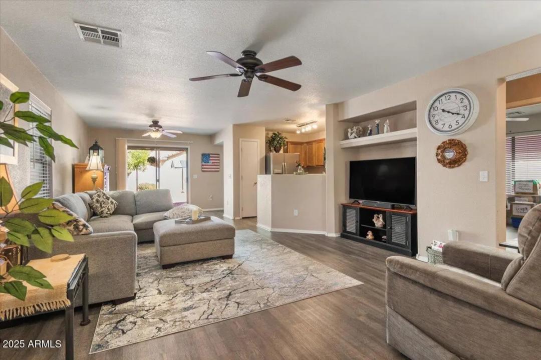 Real Estate Picture 6