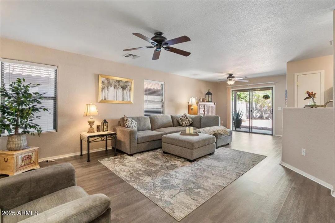 Real Estate Picture 7