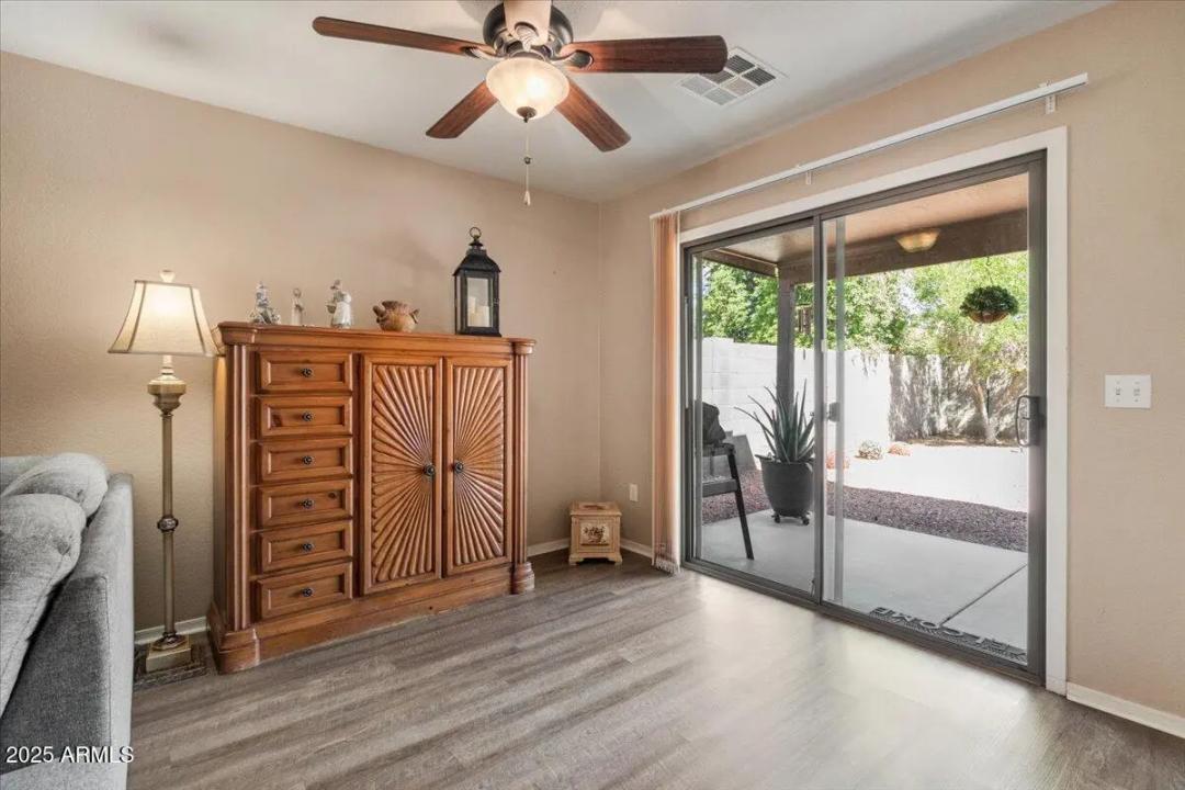 Real Estate Picture 14