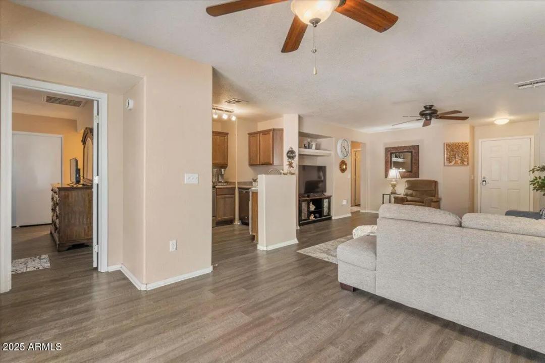 Real Estate Picture 15