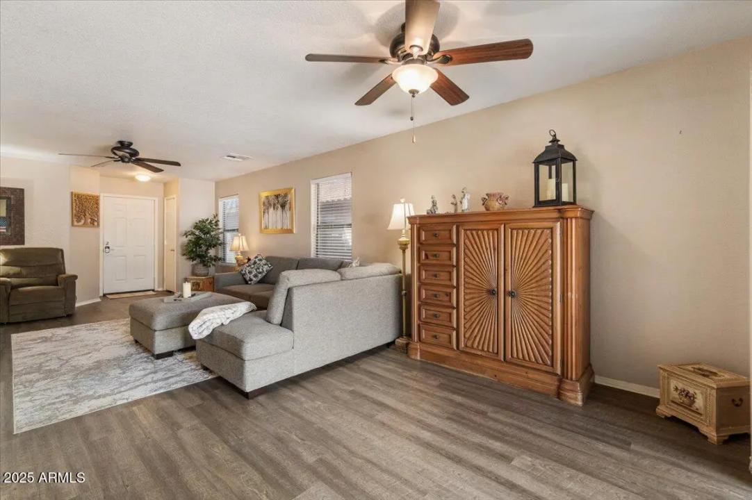 Real Estate Picture 16