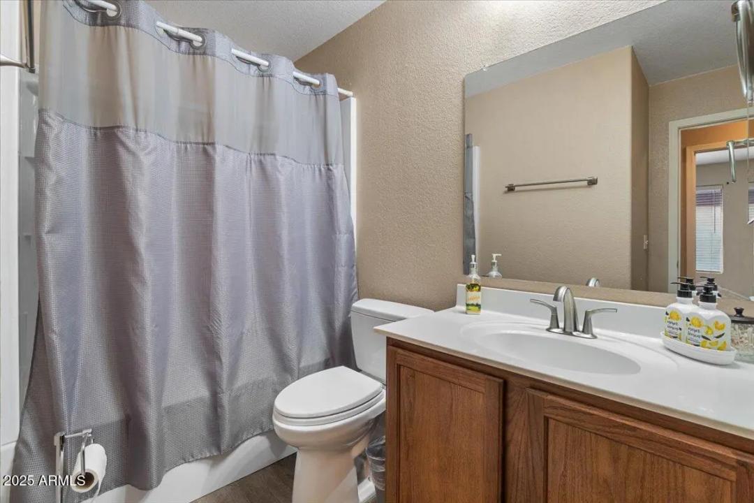 Real Estate Picture 25