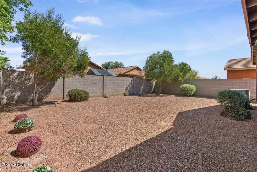 Real Estate Picture 30
