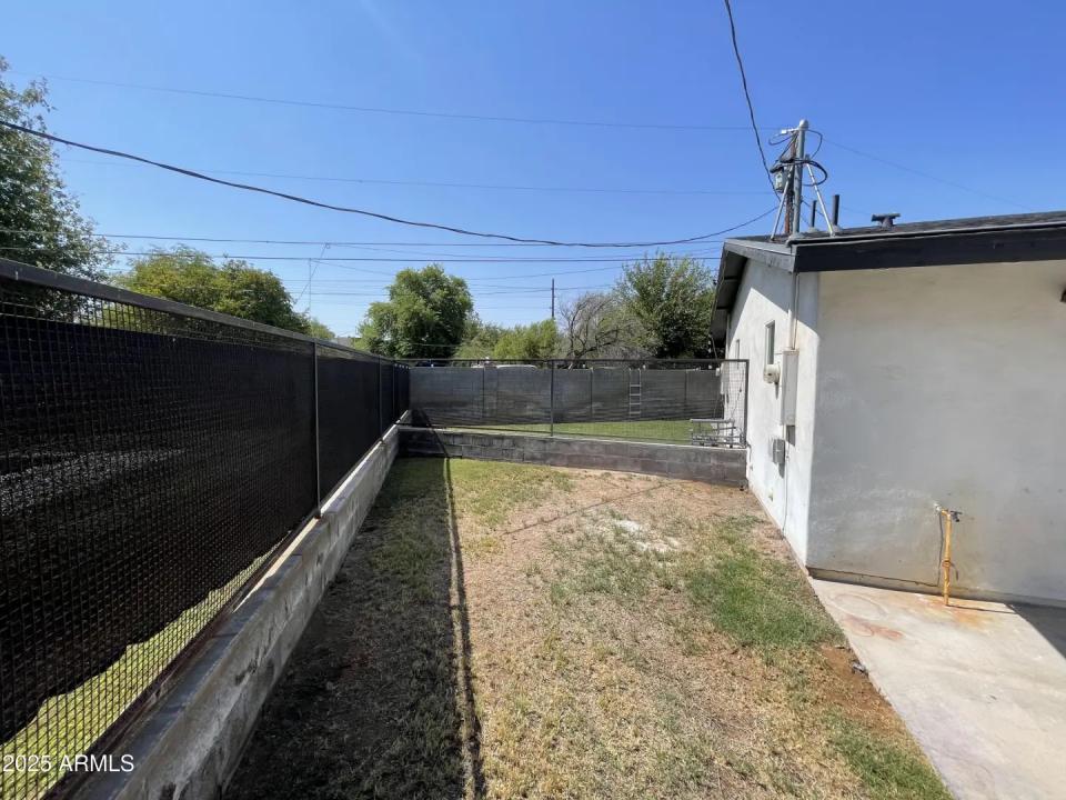 Real Estate Picture 6