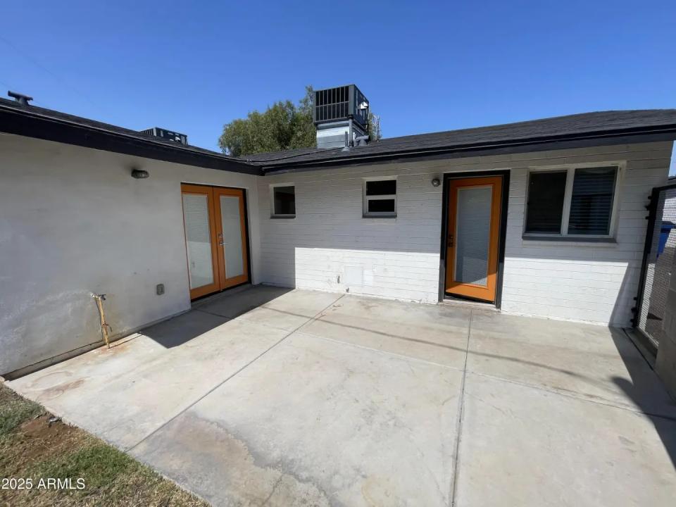 Real Estate Picture 7