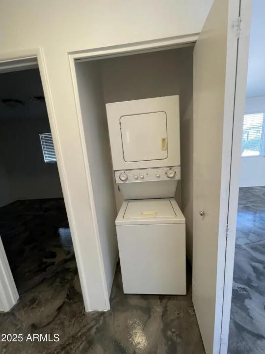 Real Estate Picture 8