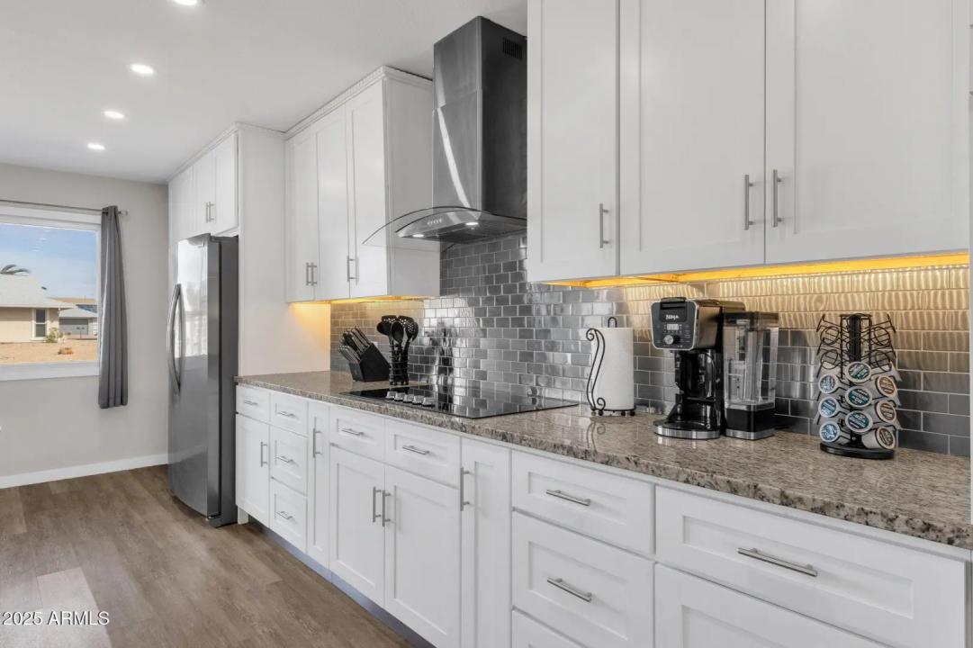Real Estate Picture 4