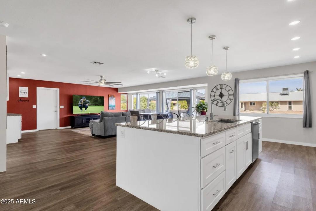 Real Estate Picture 6