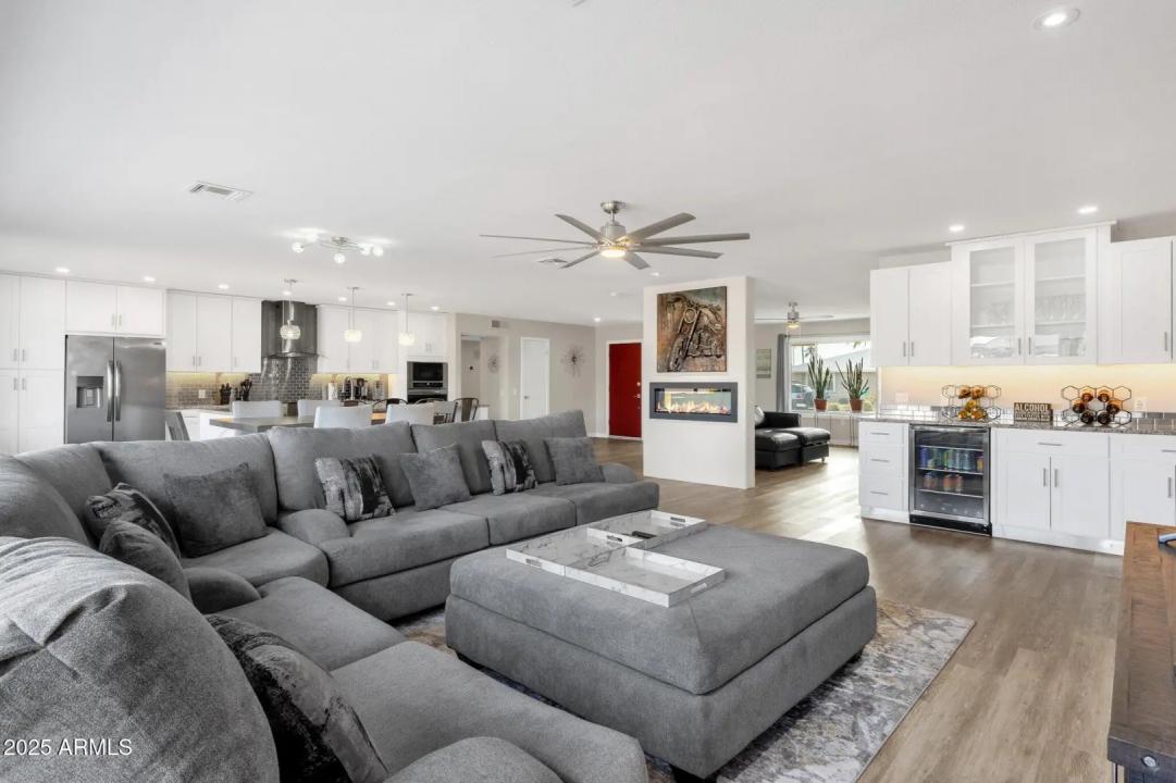 Real Estate Picture 10