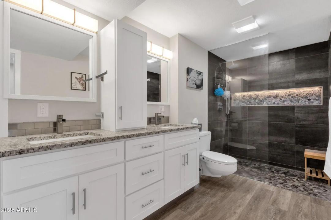 Real Estate Picture 15