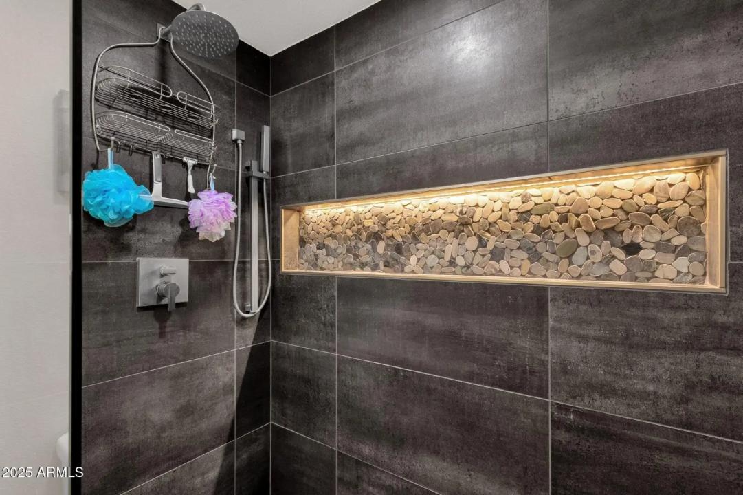 Real Estate Picture 16