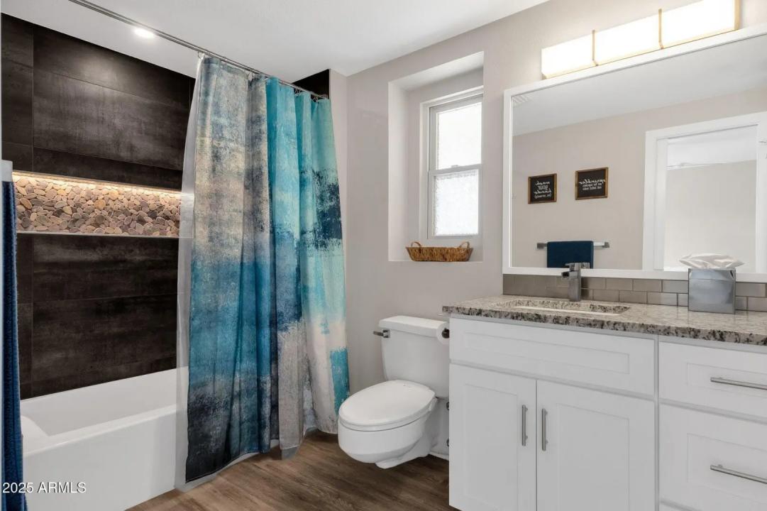 Real Estate Picture 19