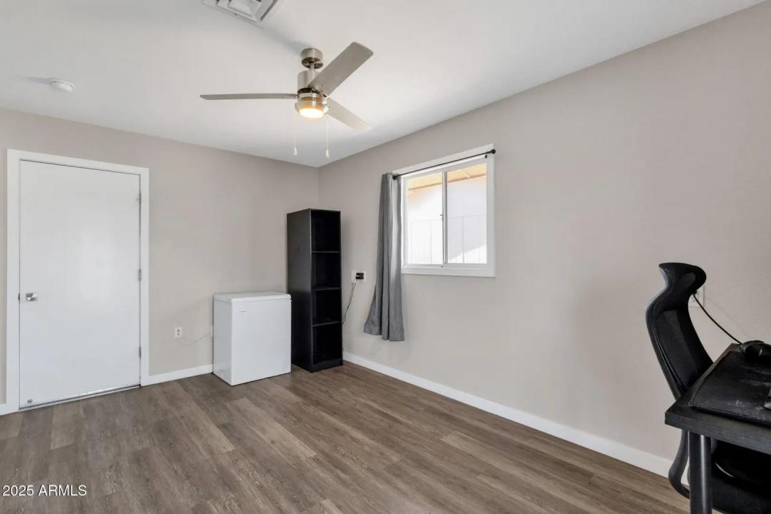 Real Estate Picture 22
