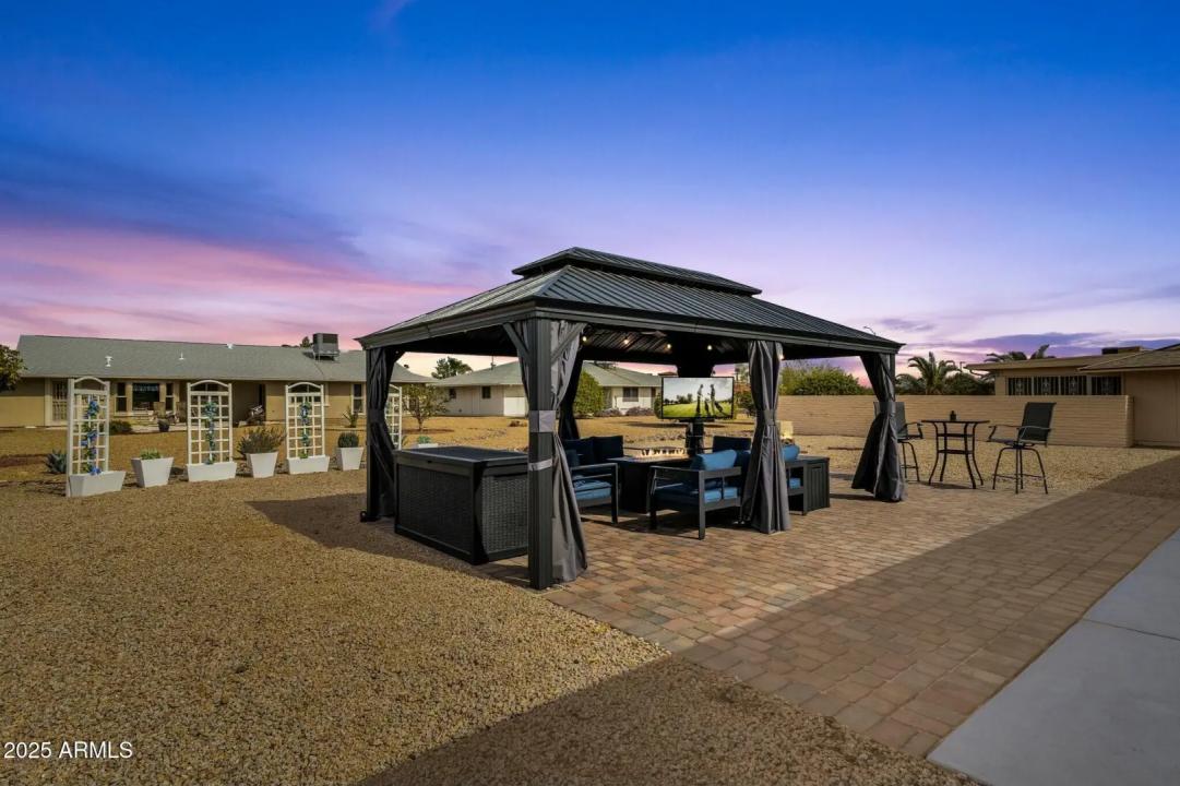 Real Estate Picture 23