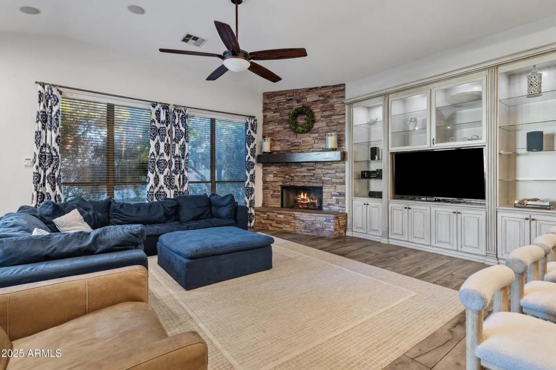 Real Estate Picture 16