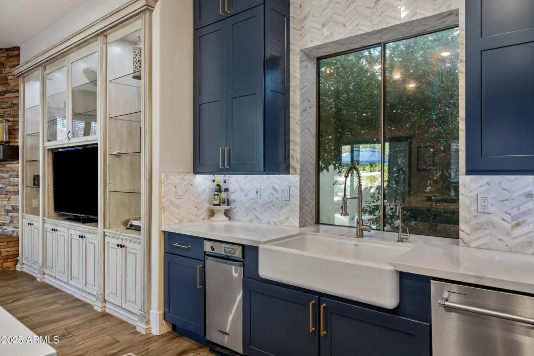 Real Estate Picture 23